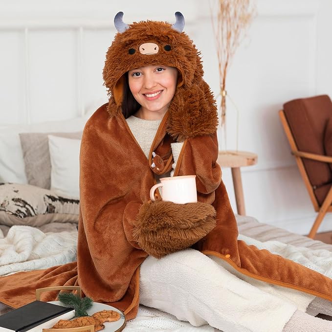 Highland Cow Hoodie Blanket™